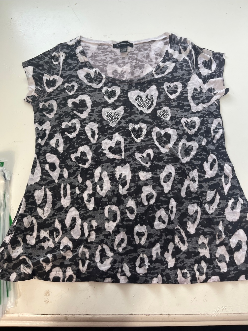 International Concepts Large Short Sleeve Leopard Print Heart Pattern T Shirt